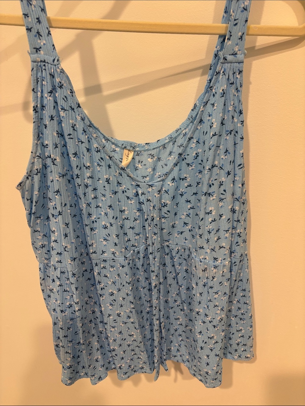 Xhilaration Blue Floral Ruffled Cami